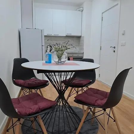 Centar Margarita Luxury Aprtment سكوبجي