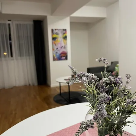 Centar Margarita Luxury Aprtment شقة *